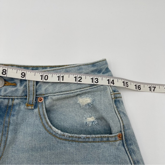 BDG Women’s Size 26 A-Line Short Denim Shorts Light Wash Summer Casual Raw Hem - Picture 8 of 10